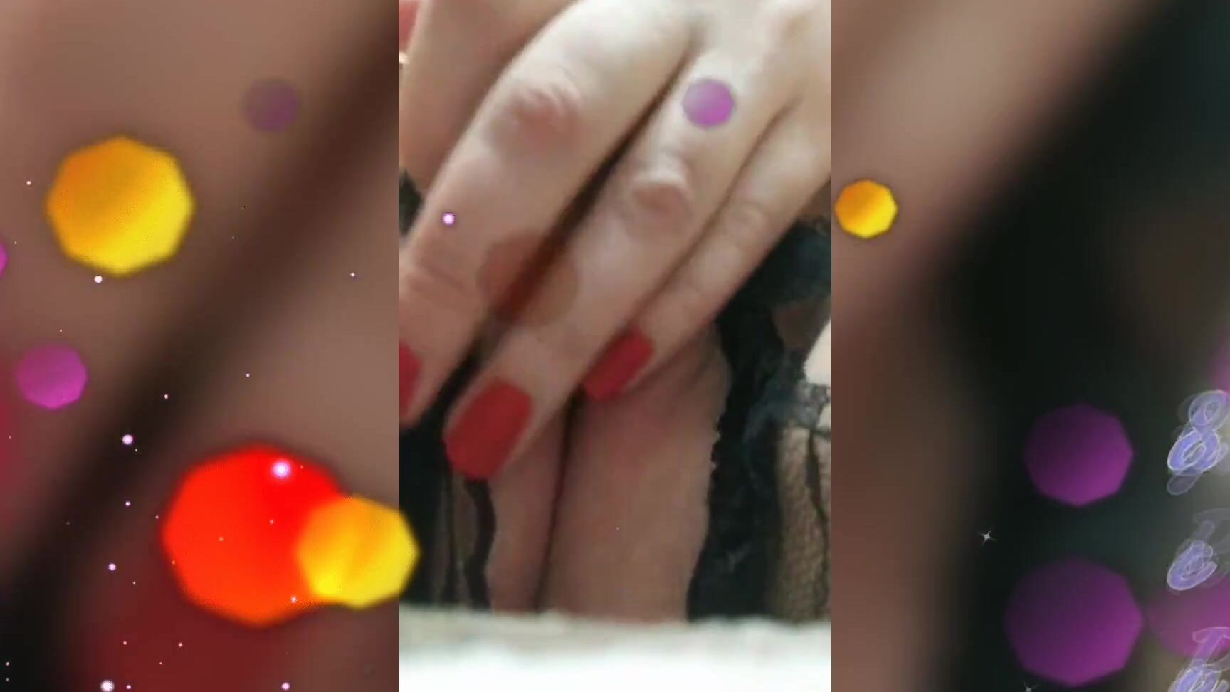 Kinky FamilyXXX Sexy Girl plays with her fingers with her shaved Pussy. Homemade Pornhub