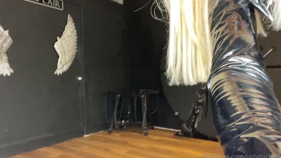 Ladydarkangeluk Onlyfans Who Thinks The Pvc Boots Go Well With This