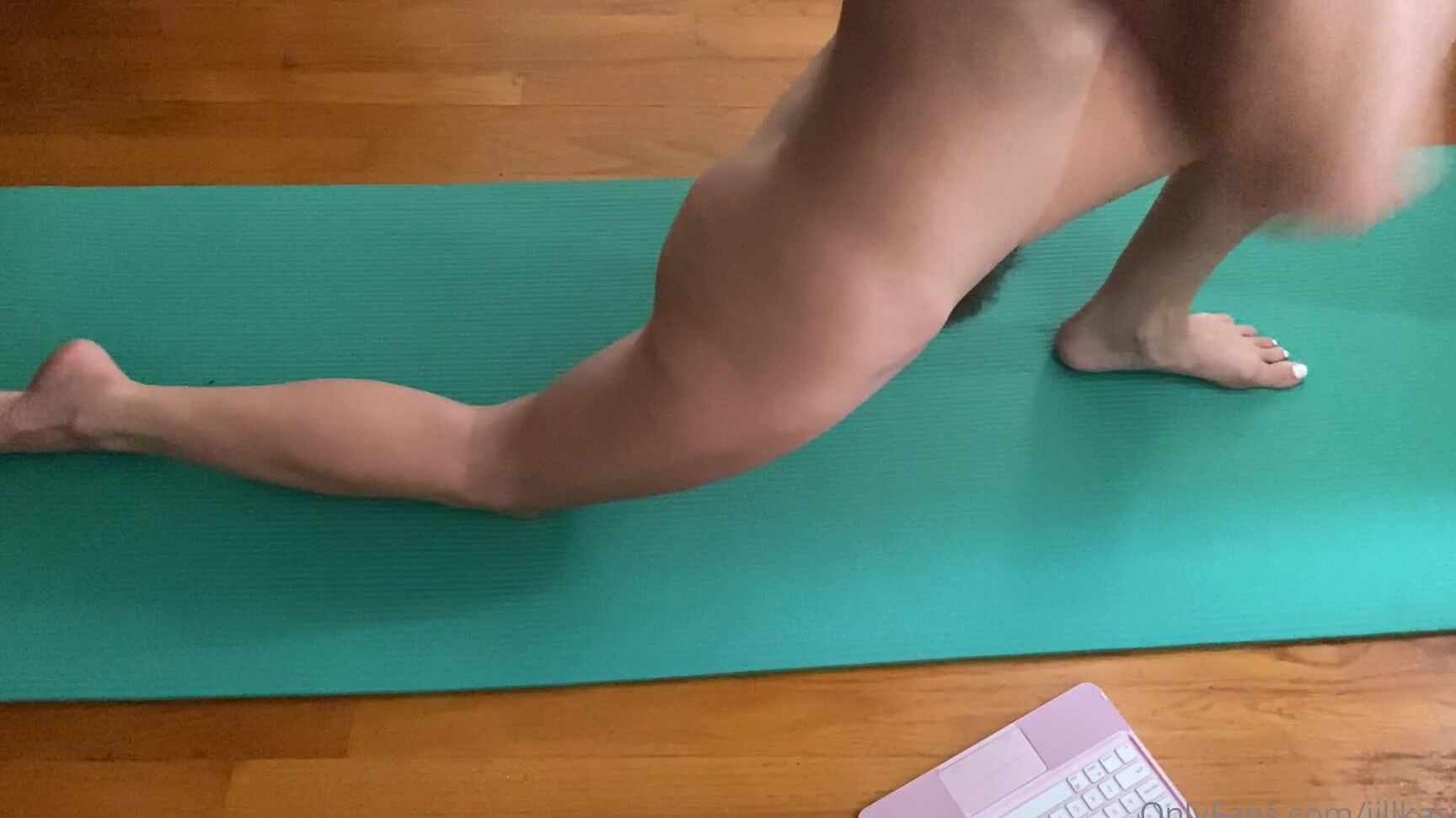 Jillkassidyy Nakey Yoga