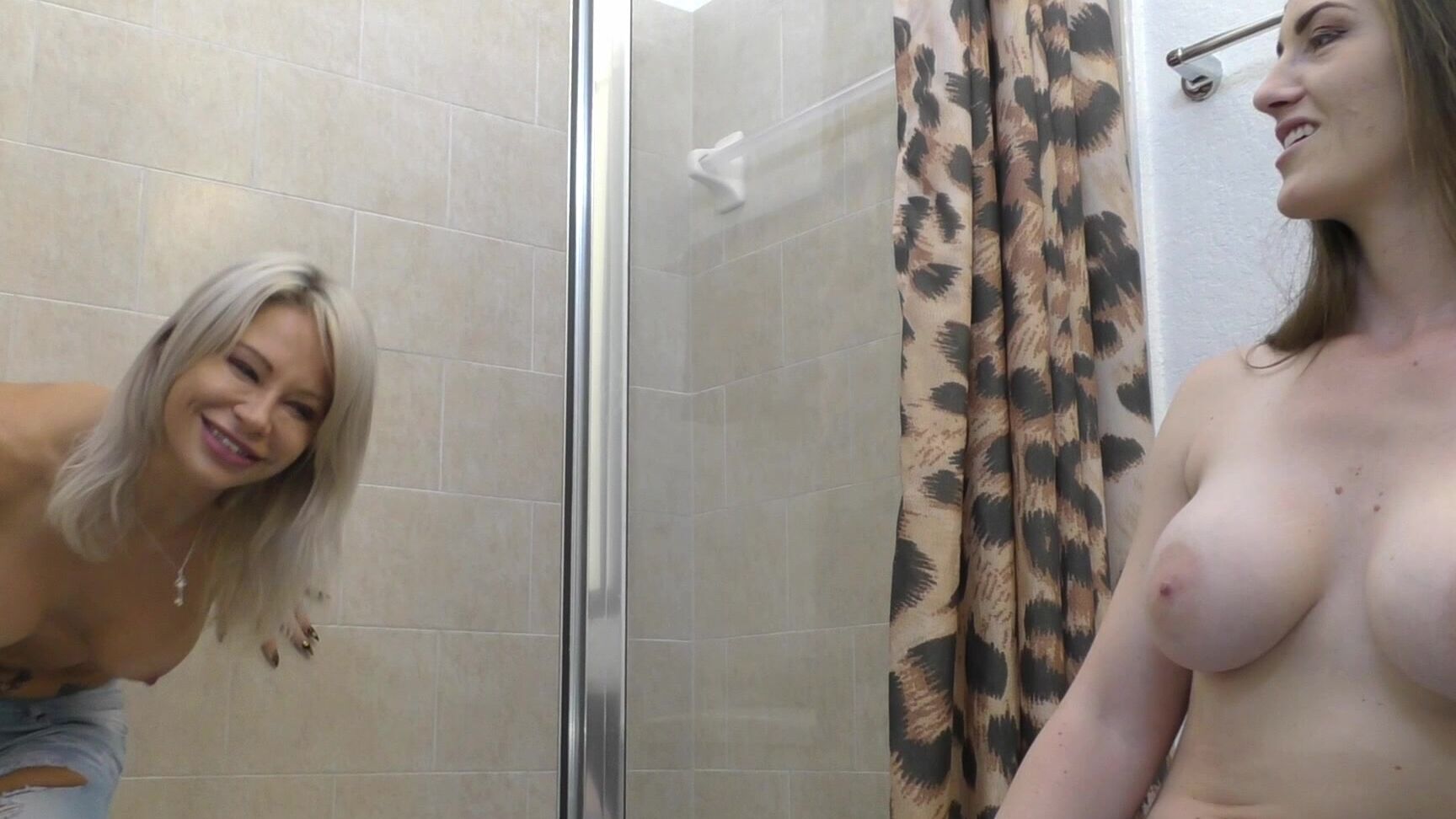 "Alexis Rain" female desperation, jeans/pants wetting, pee, topless, wet look Luv to watch My Girlfriends Pee 13 Manyvids