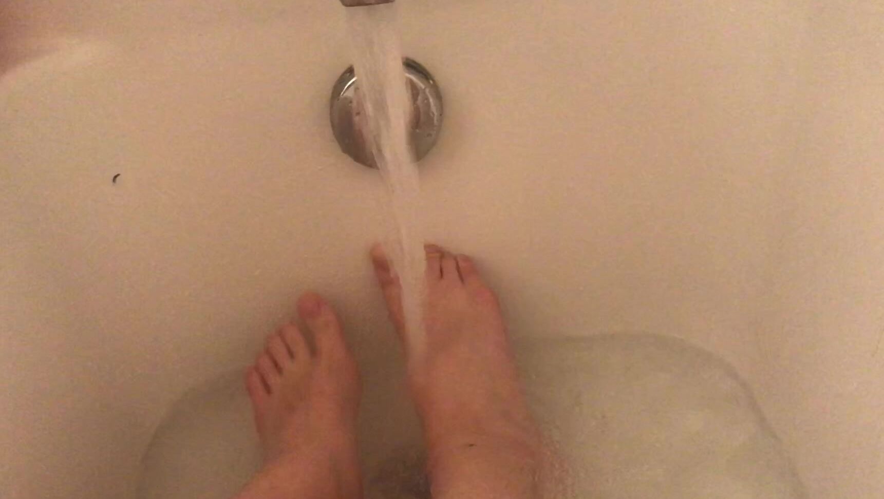 Leighanxa Wet Feet And Washing