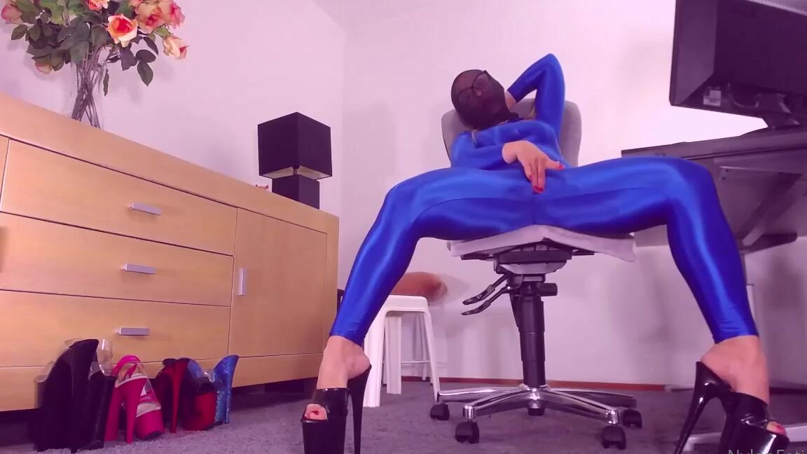 Nylonfetish4U Nicknamed Nylonfetish4U Onlyfans Do You Want To Cover My Face That Is All In Black Nylon With Your Hot