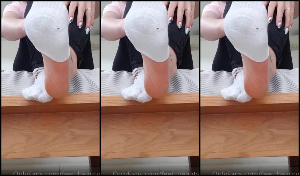 Feet Beautyx Nicknamed Feet Beautyx 07 26 2020 Onlyfans Video Dirty Socks Dangle Just For You Babe