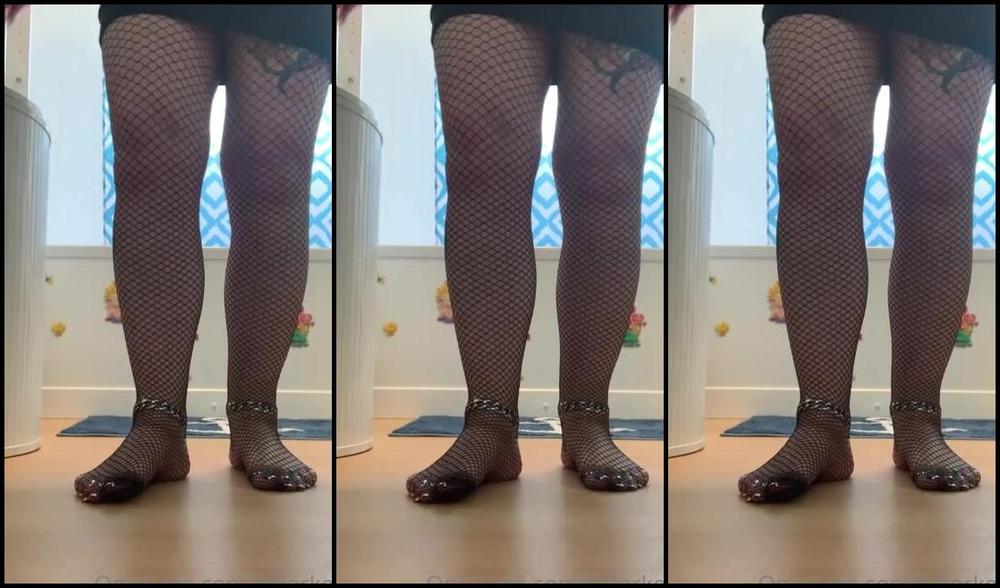 Killersexyfeets Nicknamed Killerkell Onlyfans Sorry I Ve Been So Busy With Work I Haven T Had Time To Make Any Fresh Content So Here S A Stinky