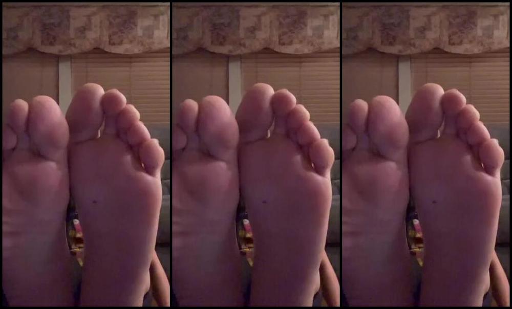 Goddess Ileene Nicknamed Ileene2003 Onlyfans It S Been So Long My Foot Boys Enjoy This Video