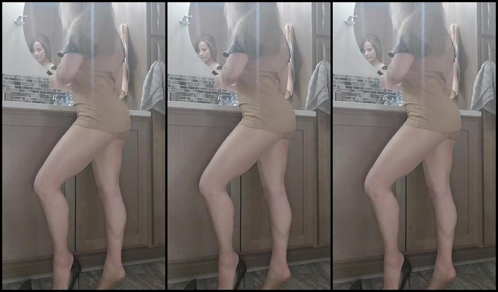 Claire Irons Nicknamed Claireirons Onlyfans I Wanted To Show Off My Calves And Legs In These Shear Nylons Today I Have Been Working Hard To Get