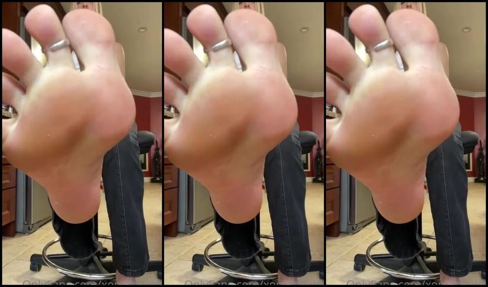 Goddess Kaylee Aka Xomaddykxo Onlyfans Ohhhhh Babe I Ve Never Had Anyone Be Into My Feet You Look Soooo Excited I Wanna Put These Softp