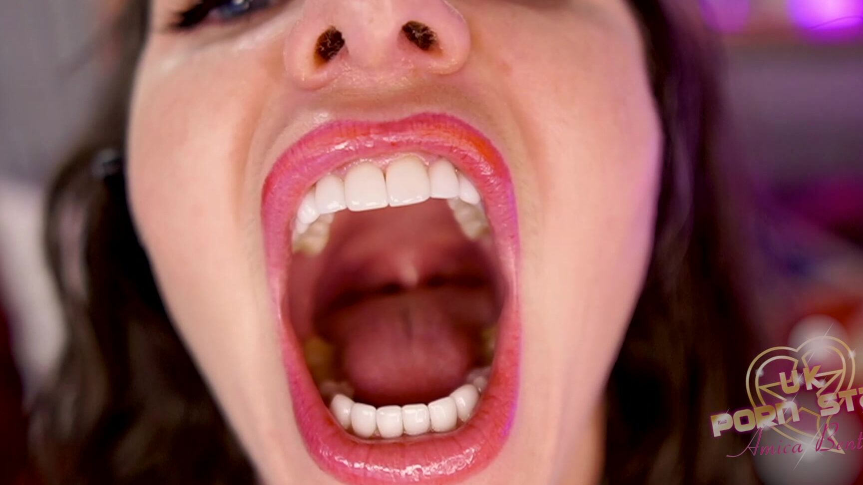 Amicabentley Close Up Oral Fixation