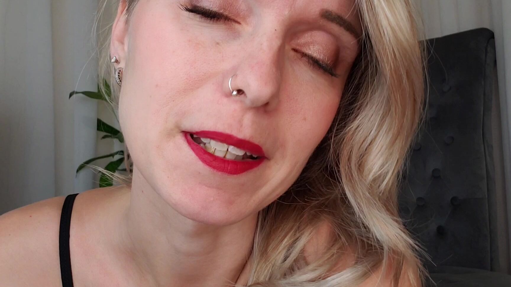 "Lexi Snow" femdompov, mommyroleplay, pov Mummy Encourages Sticky Mess manyvids