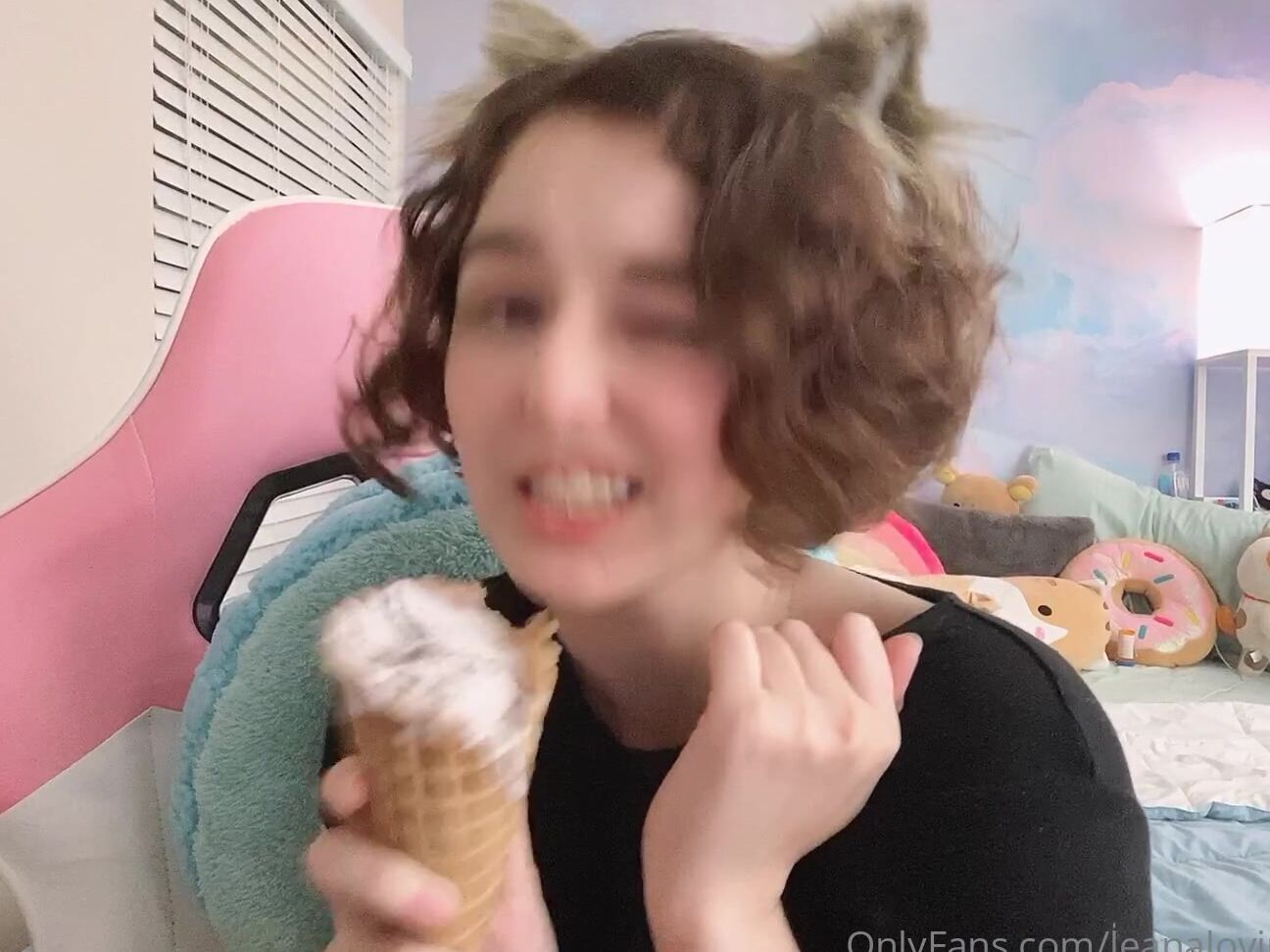 Leanalovings Licking All The Cream Up Before Bed