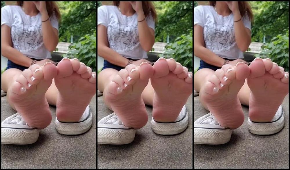 Babylumpstoes420 Onlyfans Lets Have You Sneak A Worship Session While My Feet Are Good Sweaty 1