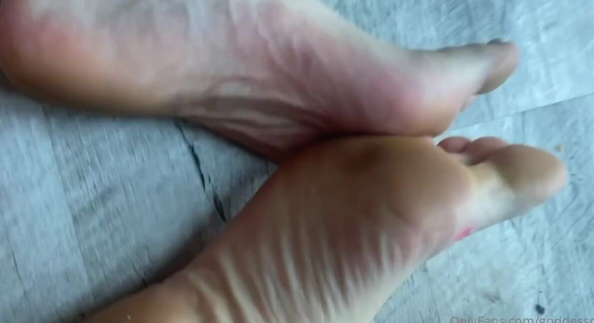 Cecily Aka Goddesscecee Onlyfans Goodmorning Start Your Superiors Week Off Good By Sending Tips For Coffee Breakfast Thrifting