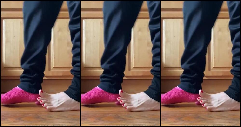 Catprincessfeet Onlyfans Sock Removal1 Or 2 2