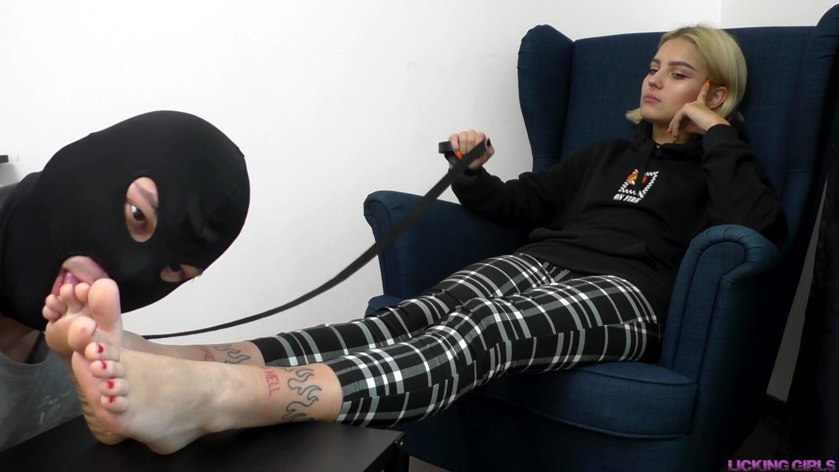 Licking Girls Feet - KARINA - Uses her slave after university - Long foot worship and ridicule Clips4Sale