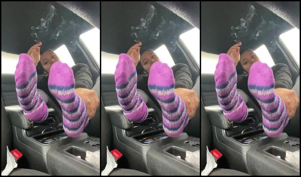 Solelessky Onlyfans Smoke And Chill Ft My Feet In Your Face