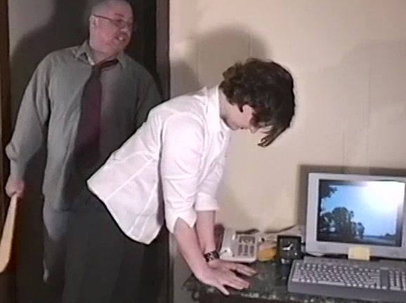 Emily, SD, amateurspankings AS Emily Paddled At School Clips4Sale