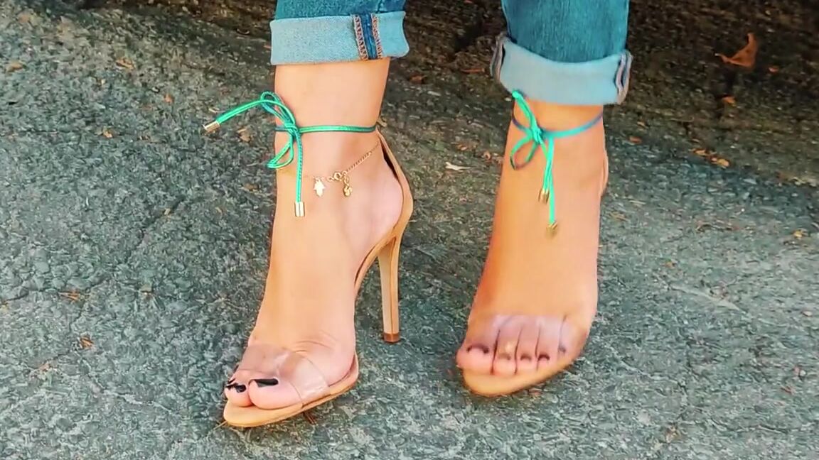 Goddess Penelope Nicknamed Penelopefeet Onlyfans 08 24 2021 A Beautiful Dangling For You