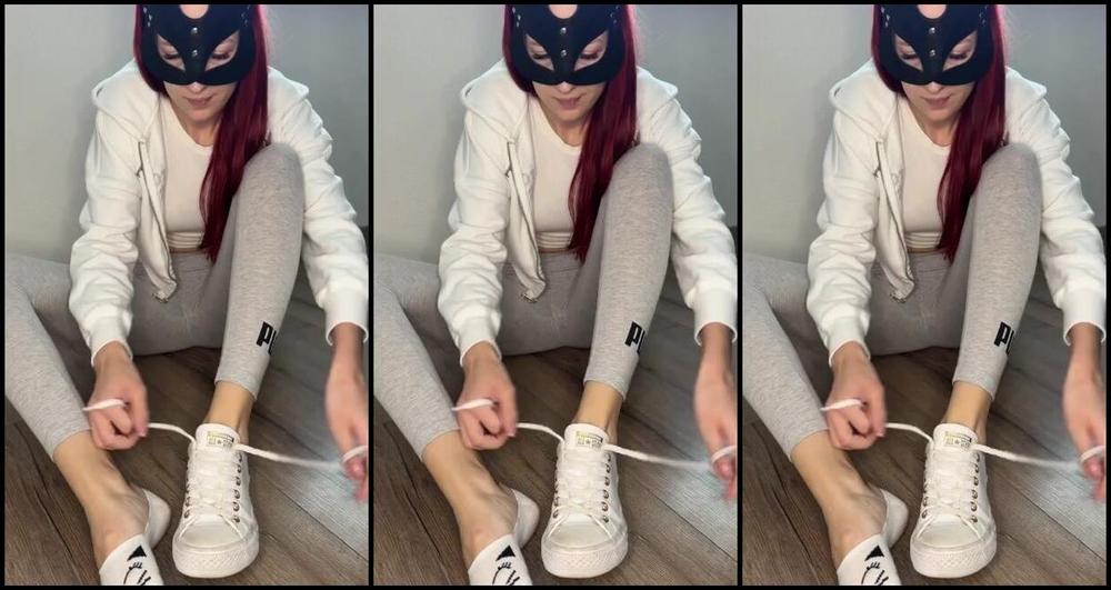 Socksfeet Misstress Nina Onlyfans 10 27 2023 Hello Slaves Today Ill Show You My Smelly Ped Socks And Feet I Wore The