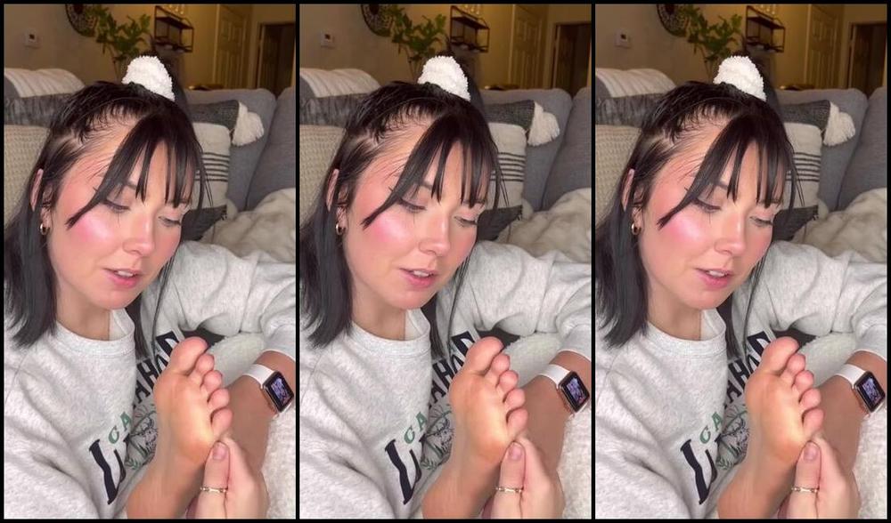 Petite Feet Penelope Aka Penelopestootsies739 Onlyfans Self Foot Worship