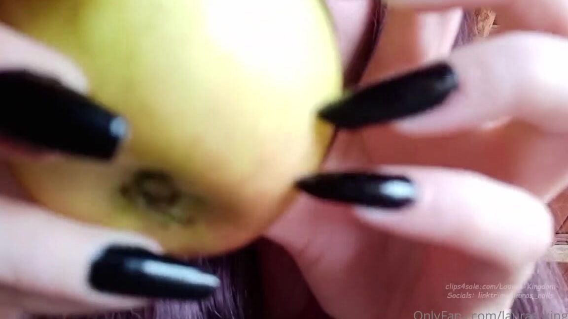 Lalalaura Nicknamed Lauras Kingdom 06 20 2024 Onlyfans Video Aisha Black Nails Vs Apple