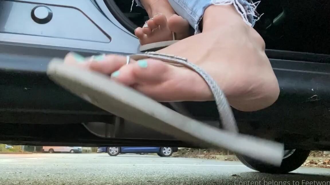 Feetwonders Onlyfans Love This Colour On My Toes Gutted The Sun Was Setting So Fast So Lighting Isn T The Best Wjep