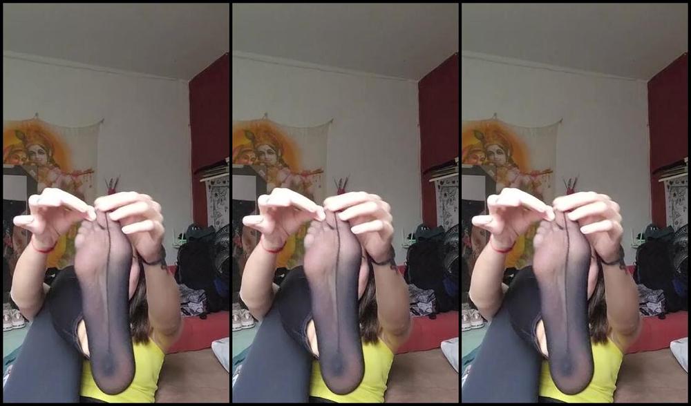 Emma Stanley Nicknamed Emmastanley Onlyfans 03 15 2024 And Since You Asked Me Today It Is The Turn Of These Small Black Nylon Socks