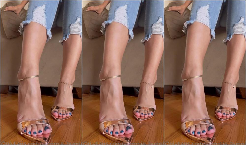 Yummie Bunnie Shoe Play Heel Dangle I Wasn T Sure About Posting This Because At One Point You Can H