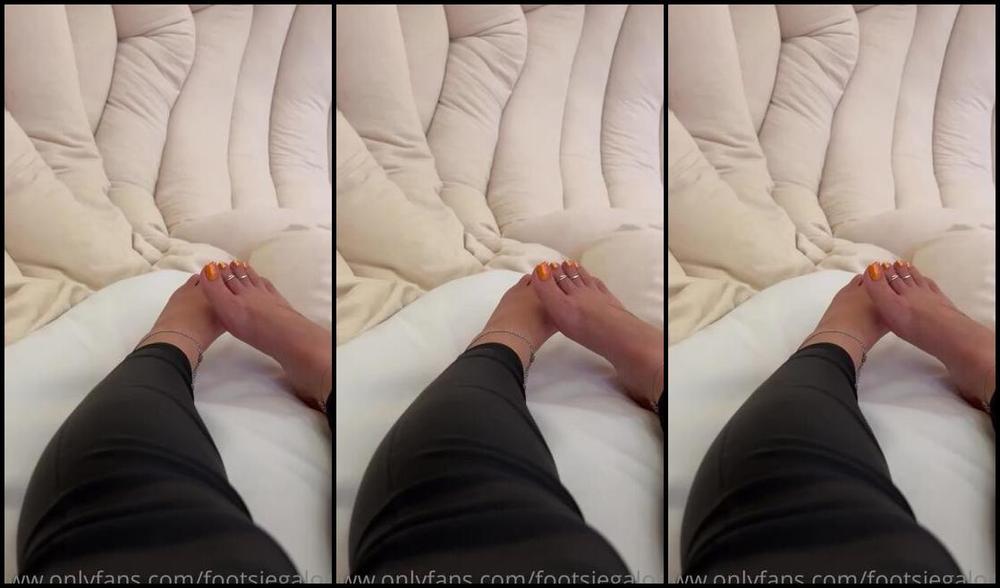 Footsiegalore Onlyfans I Went To Such A Quirky Exhibition In London I Didn T Realise I Would Have To Be Barefoot For