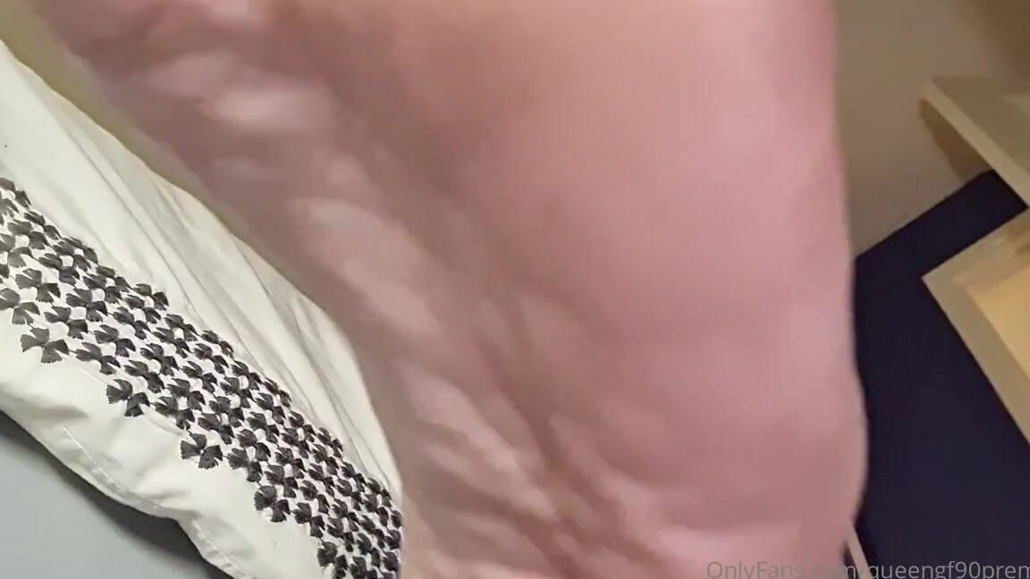 The Foot Queen Of England Aka Queengf90Premium Onlyfans A Sweaty Clean Up For You