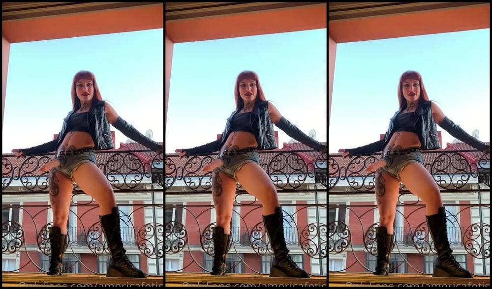 Fetish Domina Nicknamed Americafetish Onlyfans Te Doy Polla Al Aire Libre En Este Vdeo Fumo Y Te Relato Cmo Te Follara En El Balcn Adicto A