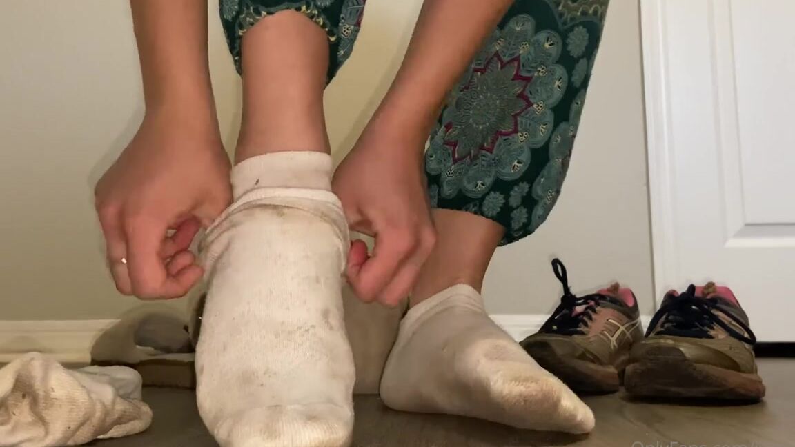 Ivorysoles Onlyfans 11 02 2022 Finishing Off This Pair On A Long Walkp
