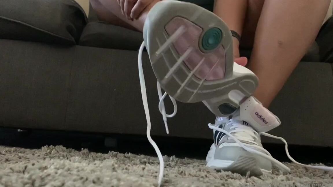 Sole Queen Nicknamed Solequeensworld Onlyfans From The Archivesa Little Shoe Sock Removal I M Getting A Pedicure Today I Think I May