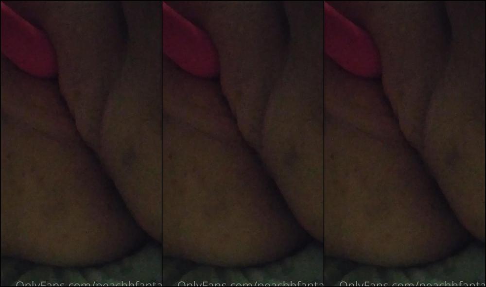 Peachhfantaa Hard Cum With A Cute Lil Toy