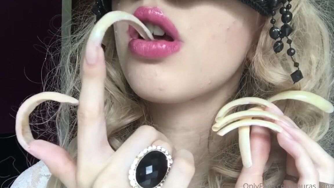 Lalalaura Nicknamed Lauras Kingdom 04 03 2024 Onlyfans Video Christinas Self Worship