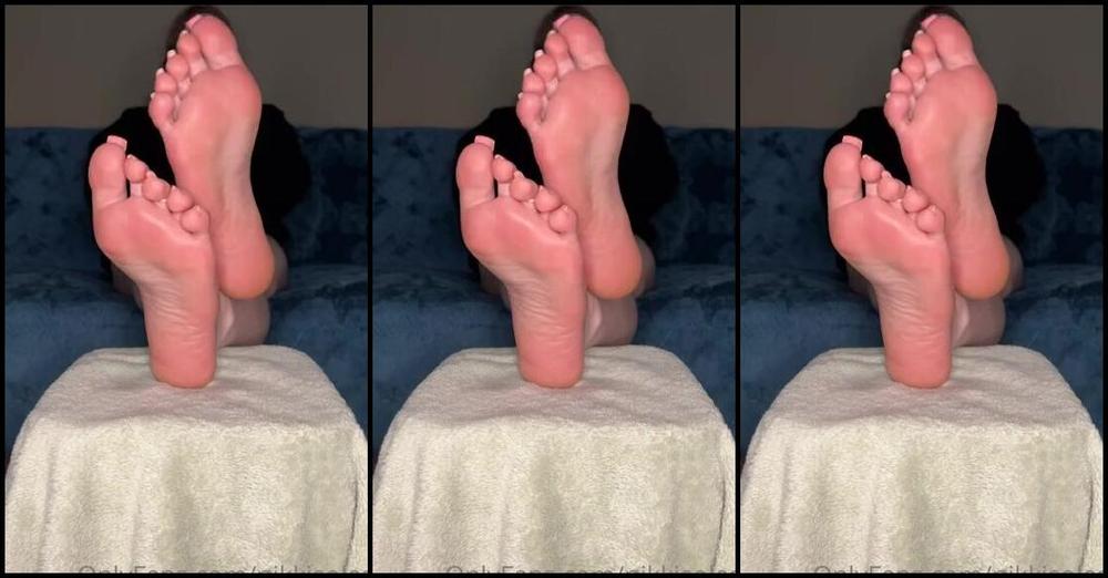 Nikkisoless Onlyfans Thought I Would Get Home And Pop Up My Stinky Soles So You Could Give Me Some Nice Man Cream Make