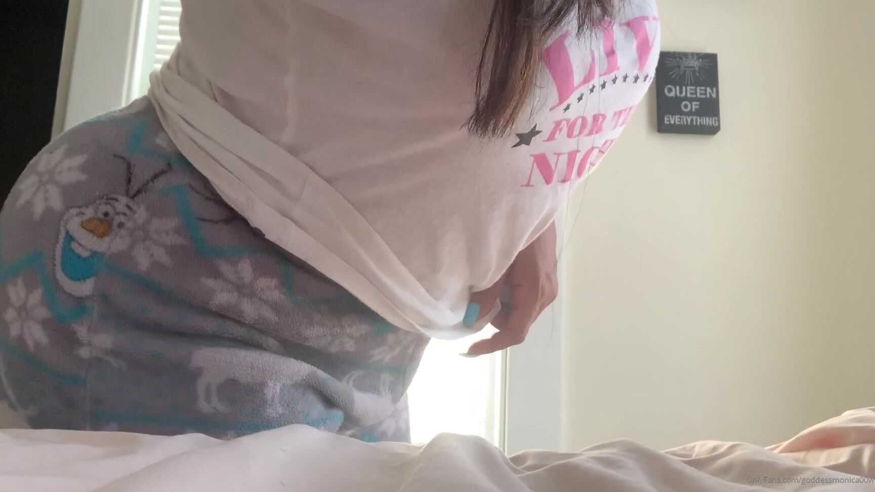 Goddessmonica W Ass Tease Think I Ll Do A Toto Tease Tonight