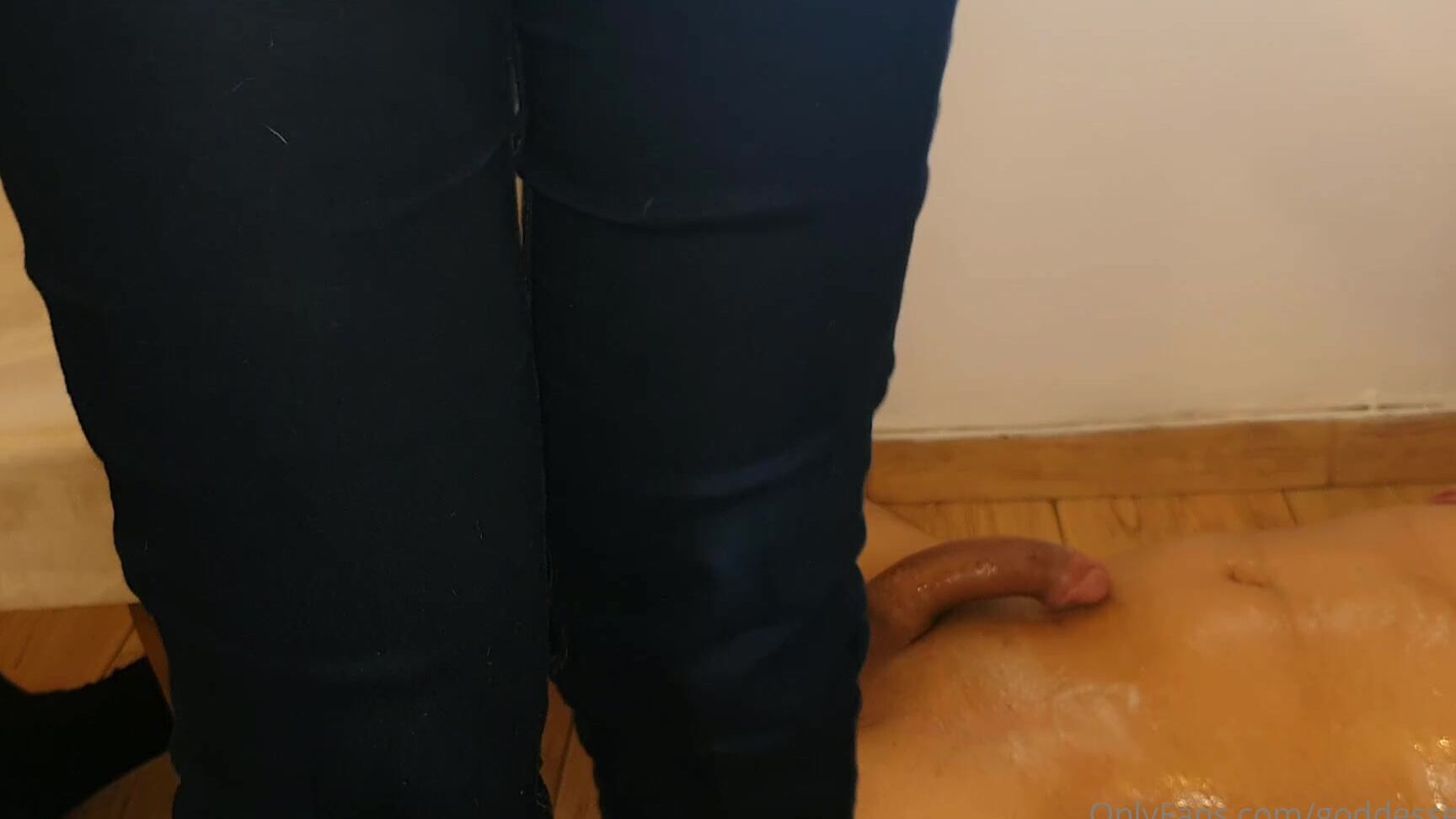 Goddesselisaa If You Love Footjob You Re Going To Go Crazy With These In The End I Still Step On My Vassal S Sperm