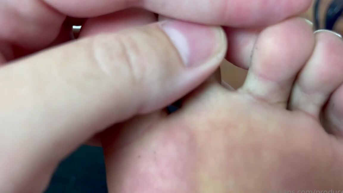 Goddess Grazi Aka Producer Gg Onlyfans Smelling The Neighbors Sweaty Feet