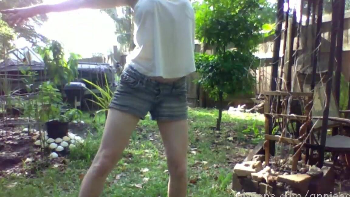 Anniebody Stream Started At Pm Having A Good Morning Fucking Off Outdoors