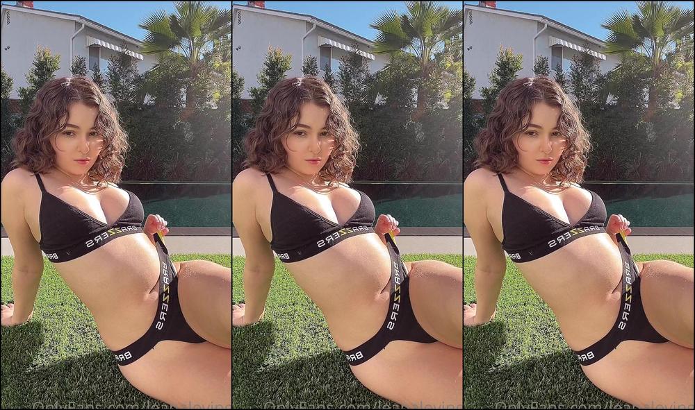 Leanalovings I Wanted To Show You What It Was Like To Lounge Outside While I Tried On Some New Clothes