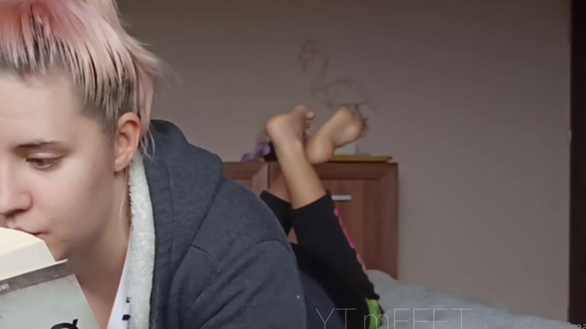 Masmr Number On Youtube Soft Reading In Polish Barefeet In The Pose