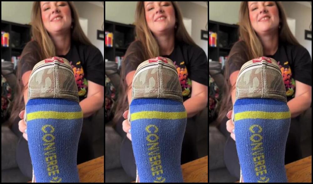 Caroline Aka Feetsiecakes Onlyfans Stripping My Shoes For You Deep Breaths