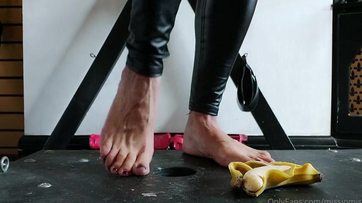 Miss Jo Mistress Nicknamed Missjomistress 05 02 2021 Onlyfans Video My First Sploshing Experience With A Bananna