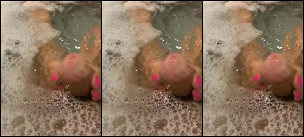 Deapistilla Nicknamed Deapistilla1 08 18 2021 Onlyfans Video Footjob In Vasca Idromassaggio Con Sborrata Finale