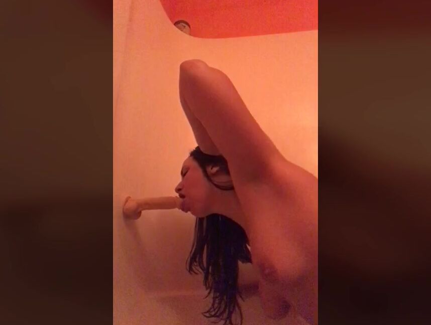 Rachelraine Squirting In The Shower