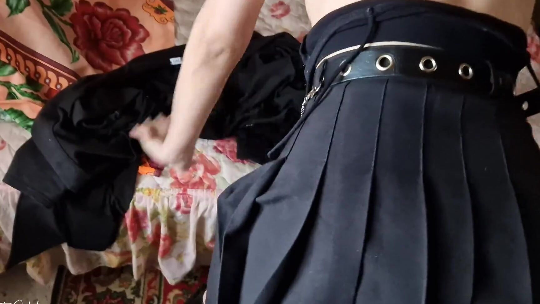 The Guy Picked Up A Whore And Fucked Her In An Abandoned House