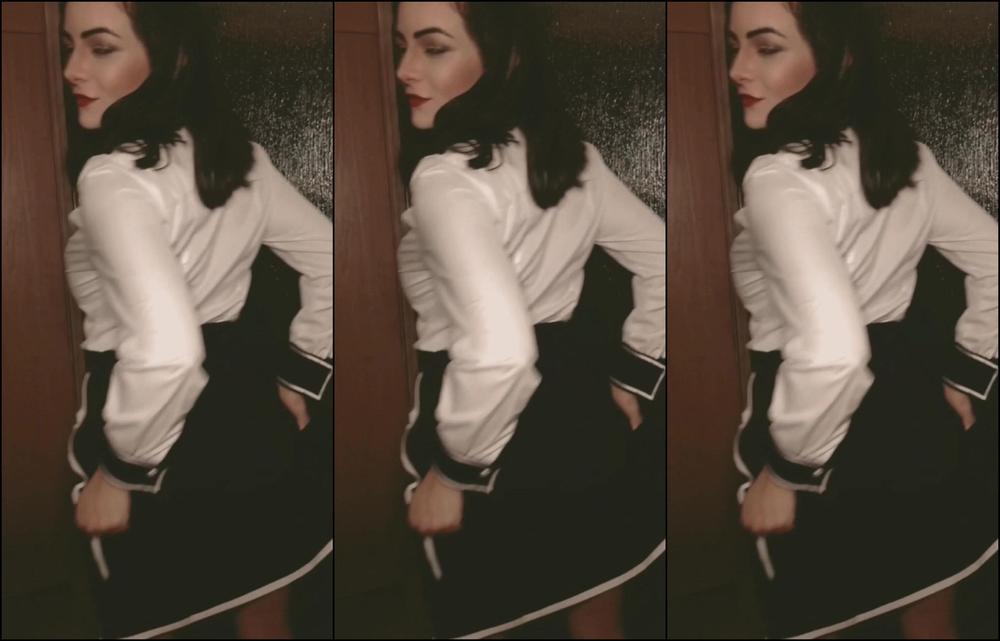 Mandi Moonsugar Elizabeth Cumstock Striptease