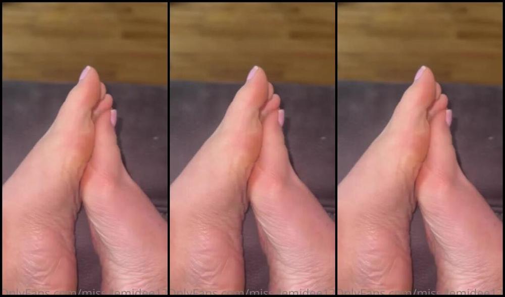 Miss Demi Dee Nicknamed Missdemidee123 Onlyfans Humiliating You For Being The Ugly Loser You Are