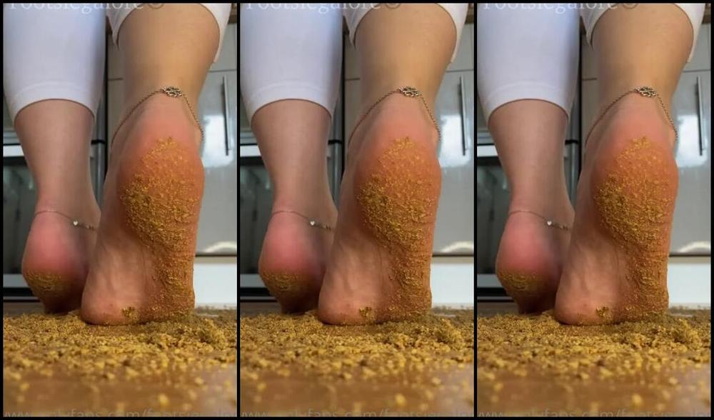 Footsiegalore Onlyfans Smashing Sunday It Was Biscuitscookies That I Smashed To Pieces Do You Like My Crumb Covered Soles