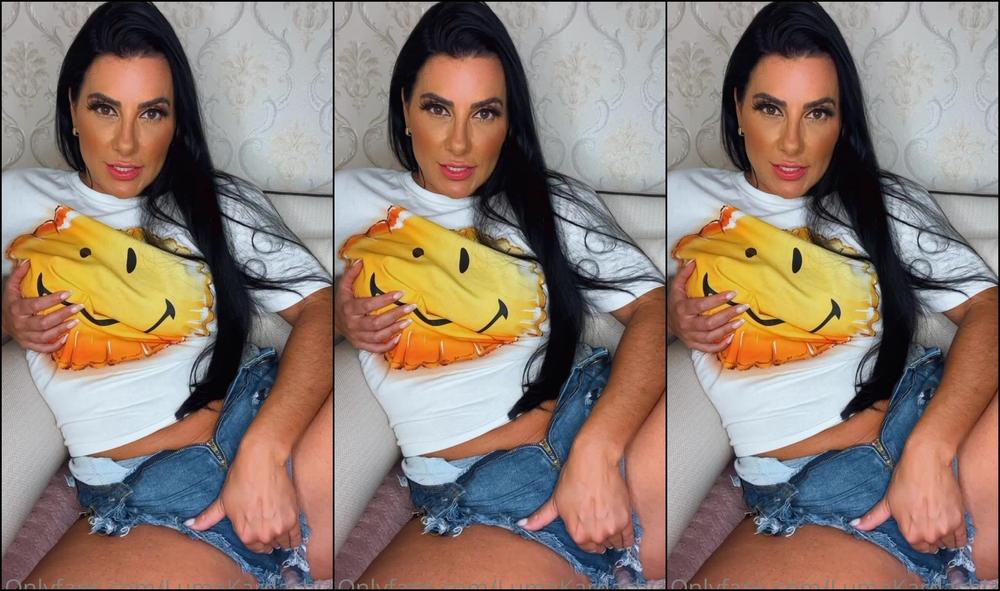 Lumakardashianvip 2777928789 02 17 2023 Brincando C A Bucetinha Por Cima Do Shortinho Gostoso E Depois Tirando Ele E Mostrando Minha